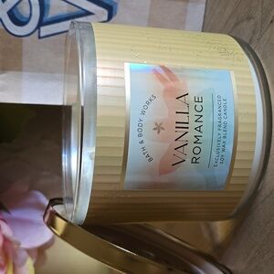 Vanilla Romance 3-wick Candle